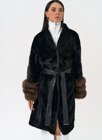 Норковая шуба с манжетами из меха куницы