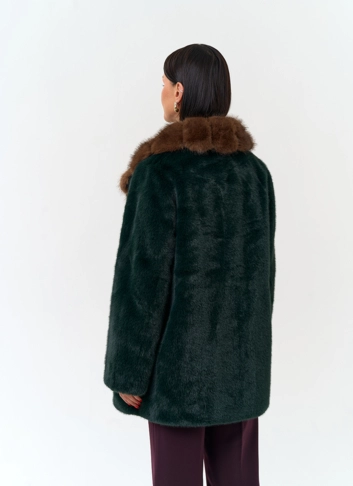 Женское полупальто из эко меха