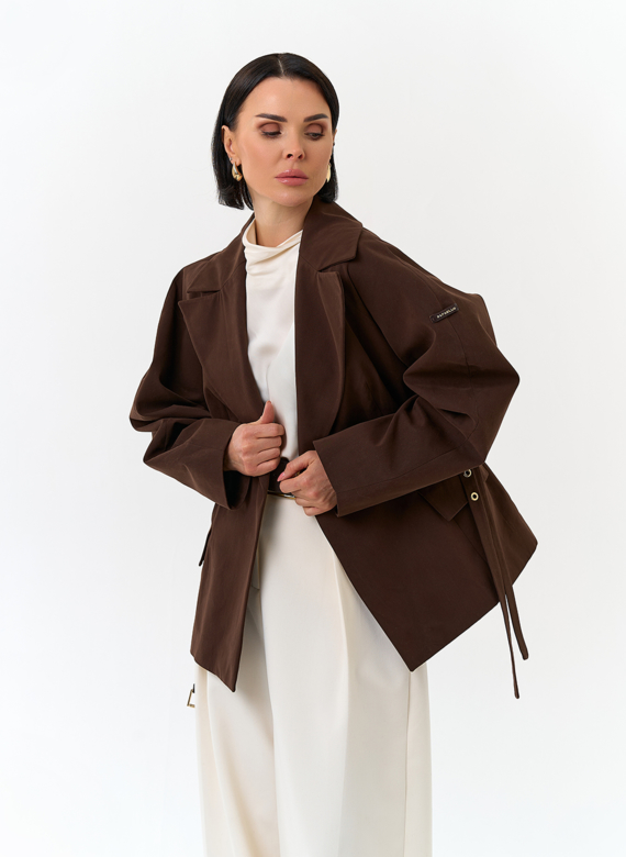 Женская куртка с объемными рукавами