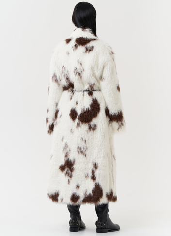 Пальто из эко меха с анималистичным принтом