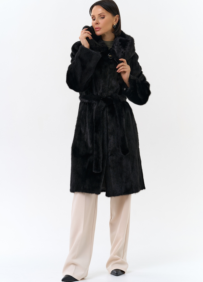 Шуба из норки черного цвета с капюшоном  модель № 26287 универмаг малина