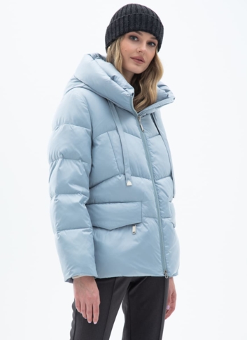 Женский пуховик голубого цвета