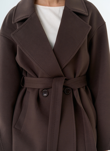 Женское укороченное пальто с поясом