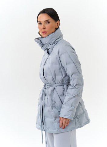 Женская куртка с декоративным поясом