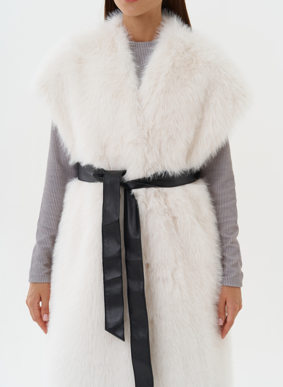 Удлиненный жилет из экомеха