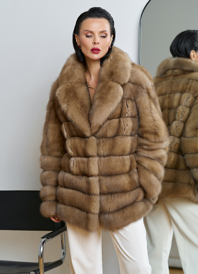 Женская шуба из куницы с английским воротником модель № 31726 универмаг малина