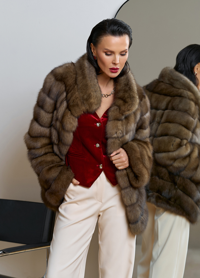 Женская шуба из соболя с воротником стойкой модель № 31774 универмаг малина