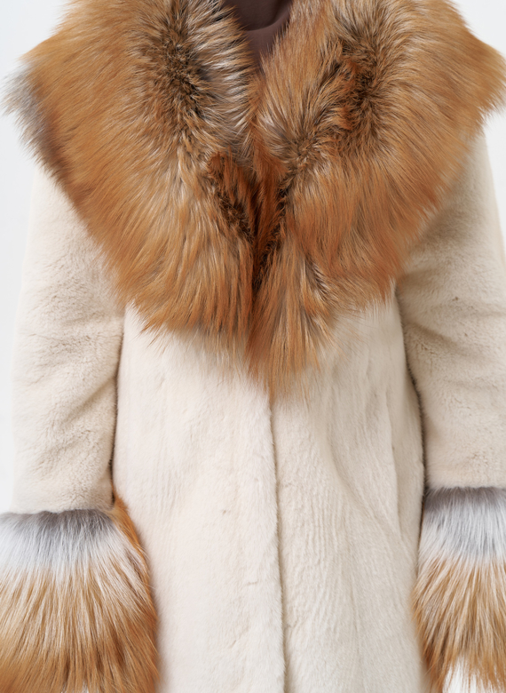 Норковая шуба с отделкой из меха лисы