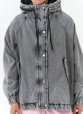 Женская джинсовая куртка с капюшоном
