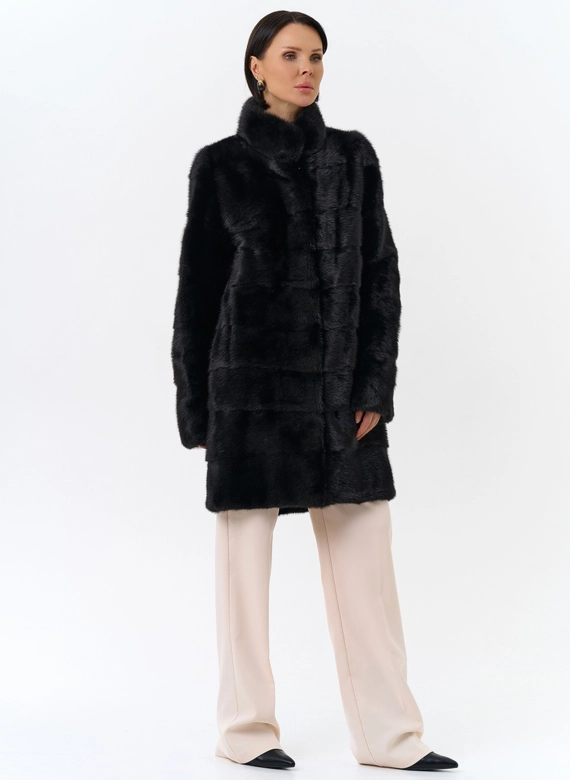 Норковая шуба с воротником стойка черного цвета 