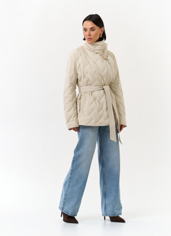 Женская куртка с поясом