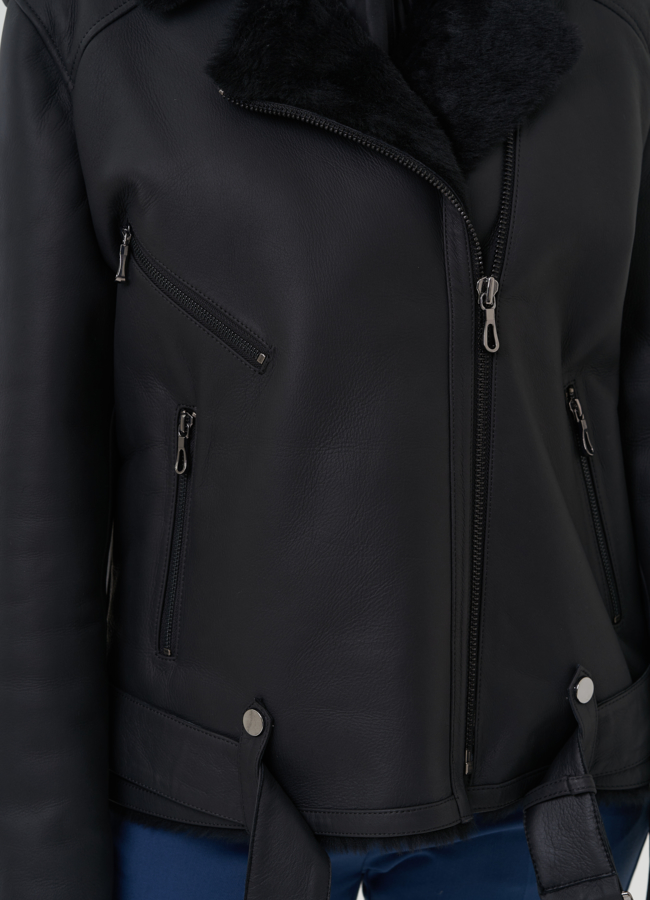 Женская дубленка черного цвета модель № 25527 универмаг малина