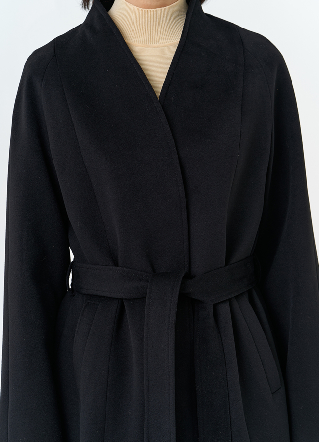Женское пальто черного цвета с поясом модель № 32685 универмаг малина