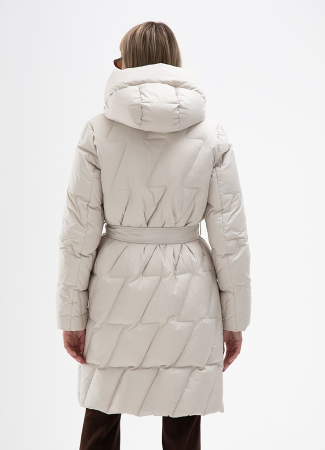фото Женский светлый пуховик с поясом модель № 31133